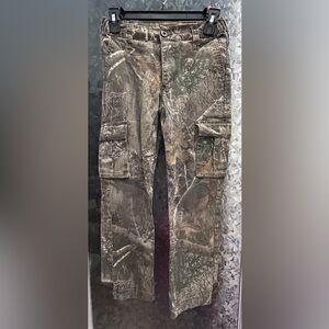 Realtree Brown and Green Cargo Pants for Outdoor Adventures B22